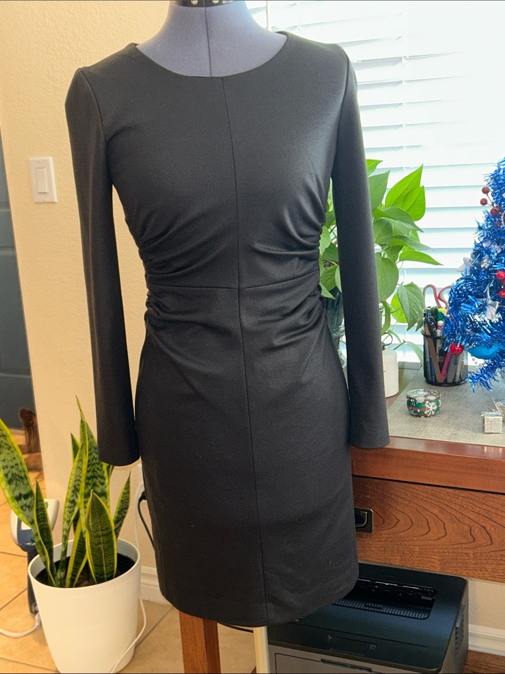 Jennifer Lopez Black Long-Sleeve Ruched Waist Dress